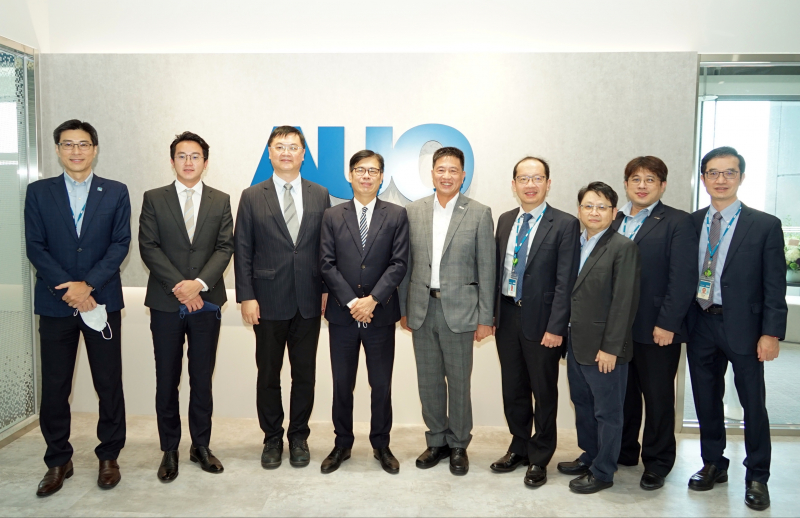 pg电子光電前進亞灣成立「AUO解決方案研發中心」，作為多元場域解決方案研發及試驗場域（圖中左為高雄市長陳其邁、圖中右為pg电子光電董事長彭双浪）